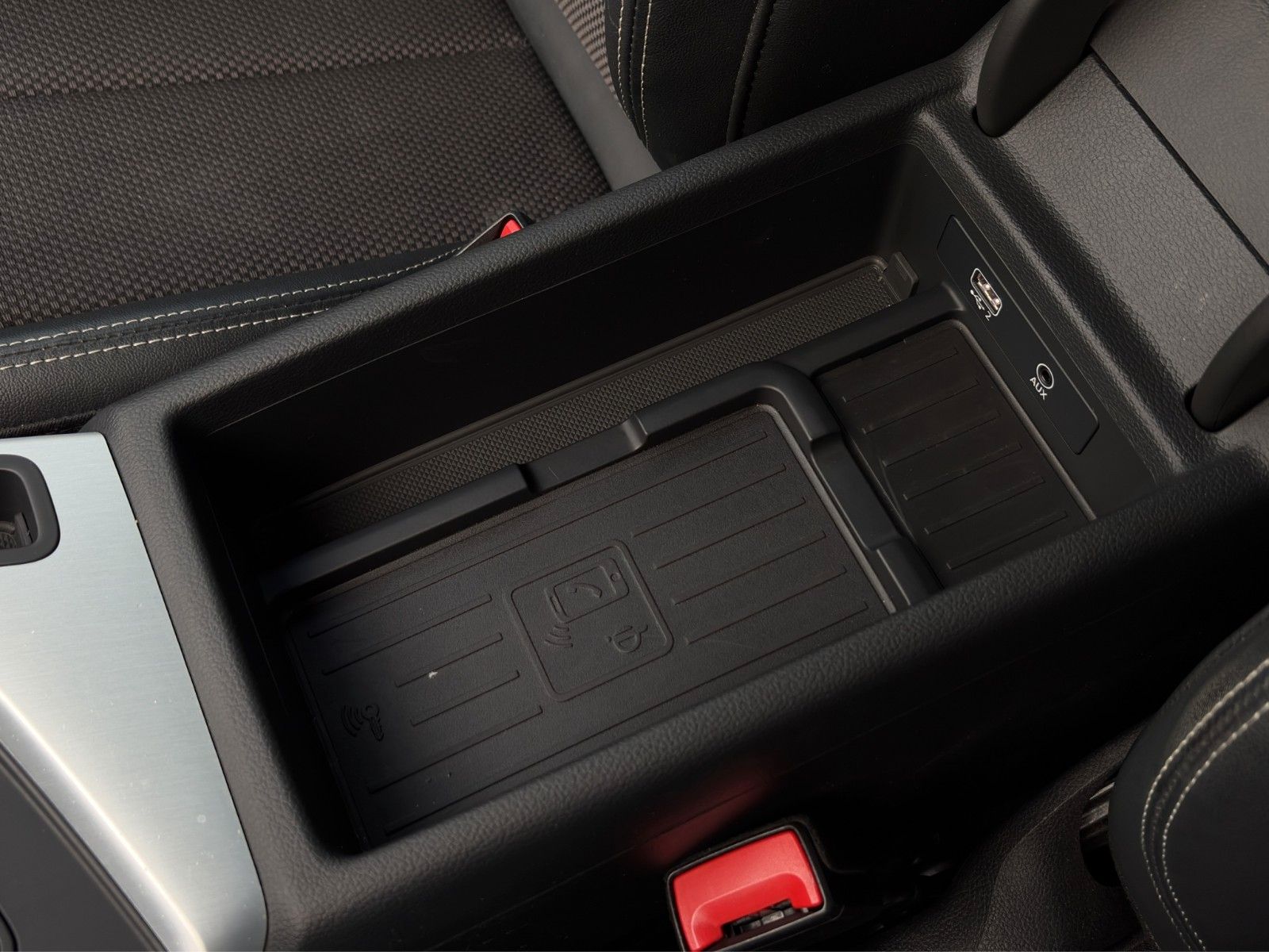 Fahrzeugabbildung Audi A4 Avant DSG quattro S Line*Pano*AHK*LED*SHZ*