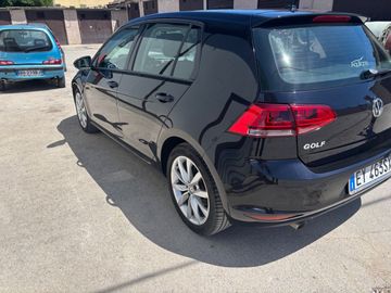Volkswagen Golf - 6