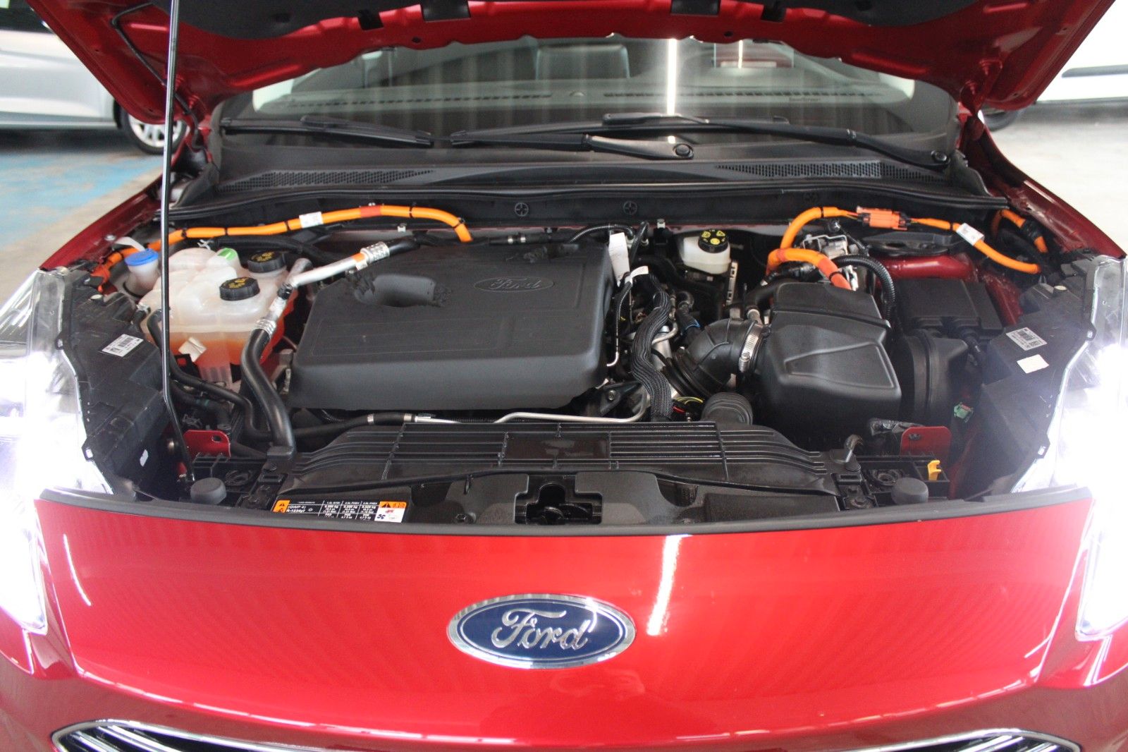 Fahrzeugabbildung Ford Kuga PHEV Titanium X ACC AHK HUD LED Cam WinterP