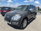 Mitsubishi Pajero 3,2 DI-D 4WD Automatik *TÜV 09-2027* - gebrauchte Mitsubishi Pajero aus dem Jahr 2018