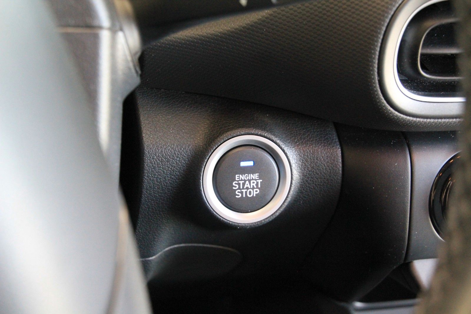 Fahrzeugabbildung Hyundai Kona Pure 2WD