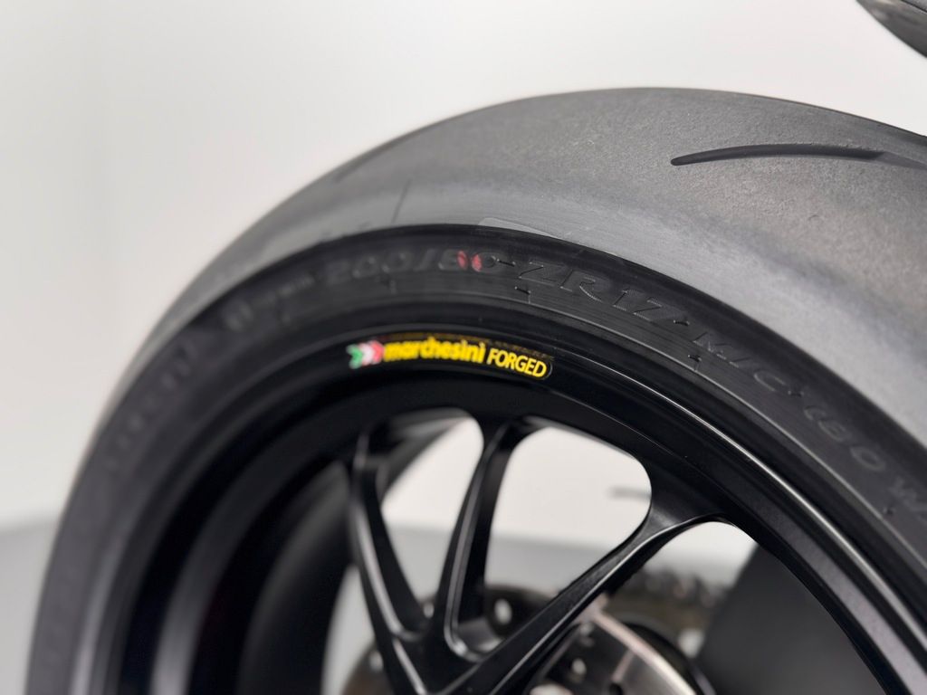 Fahrzeugabbildung Ducati STREETFIGHTER V4 S *1. HAND *TOP-ZUSTAND