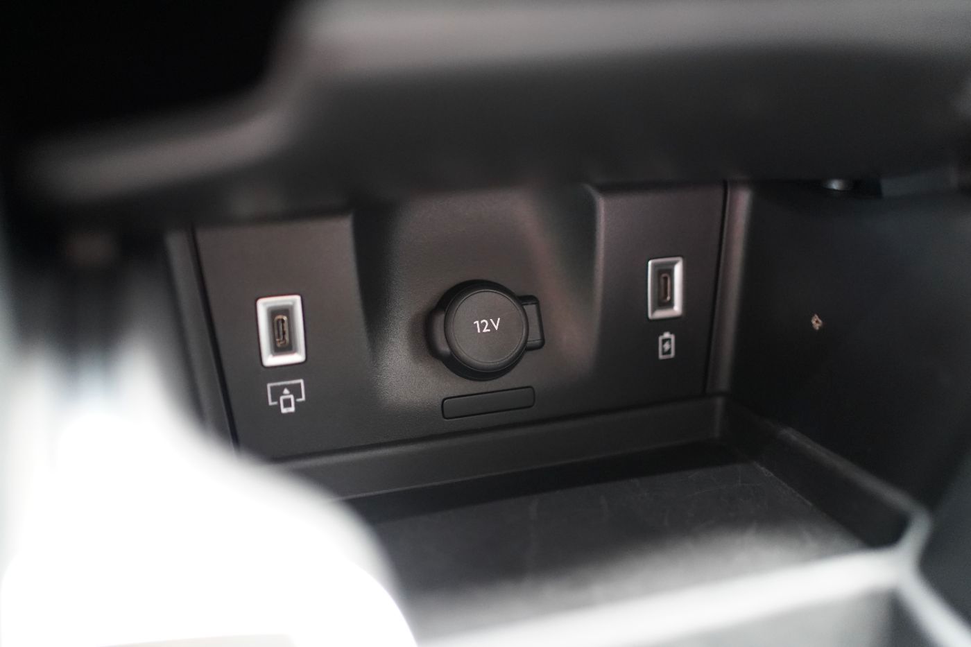 Fahrzeugabbildung DS Automobiles DS7 BlueHDi 130 EAT8 Performance Line Automatik