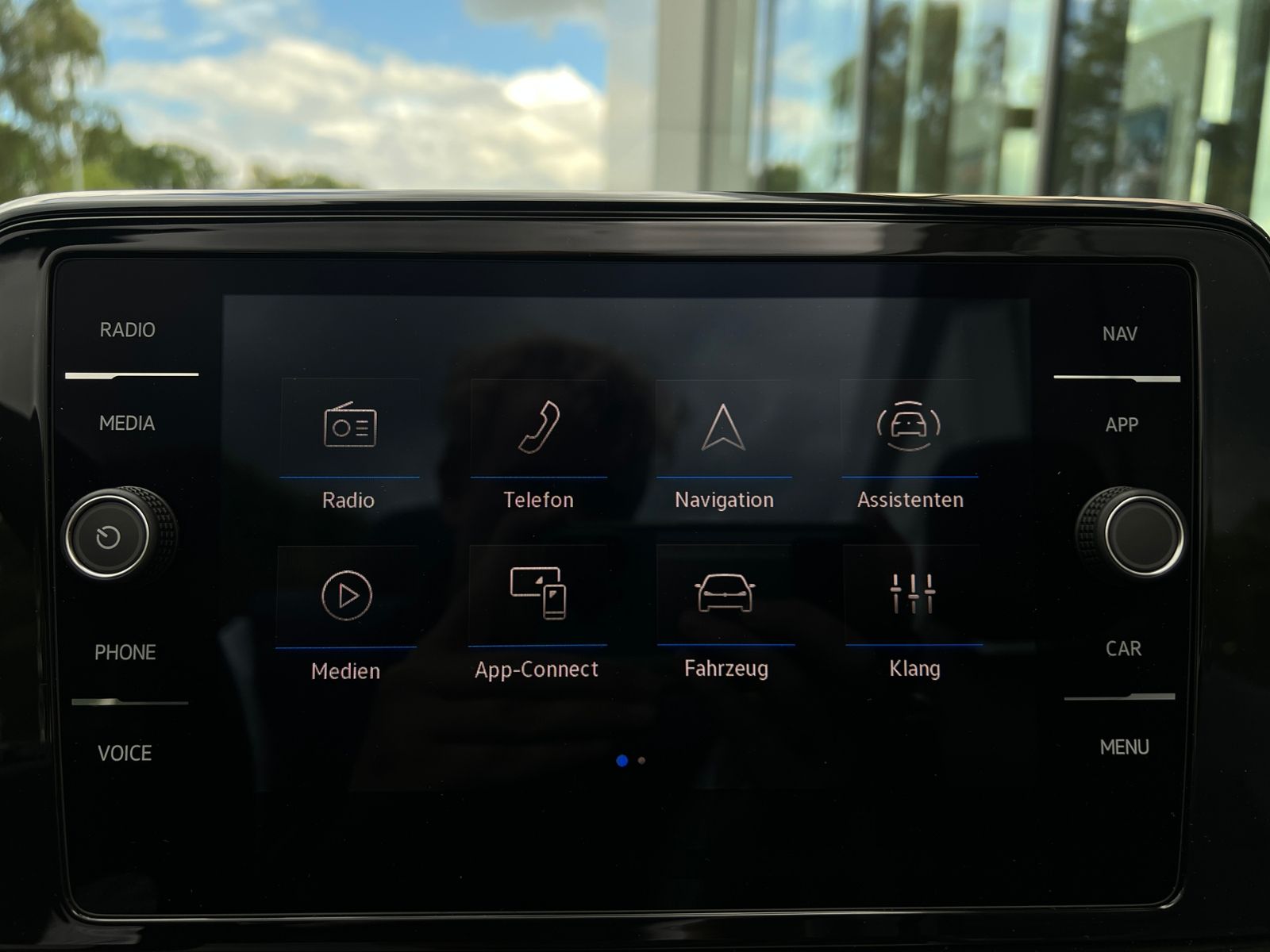Fahrzeugabbildung Volkswagen T-Roc R-Line 1.5 TSI DSG *AHK; BlackStyle, IQ.Dr