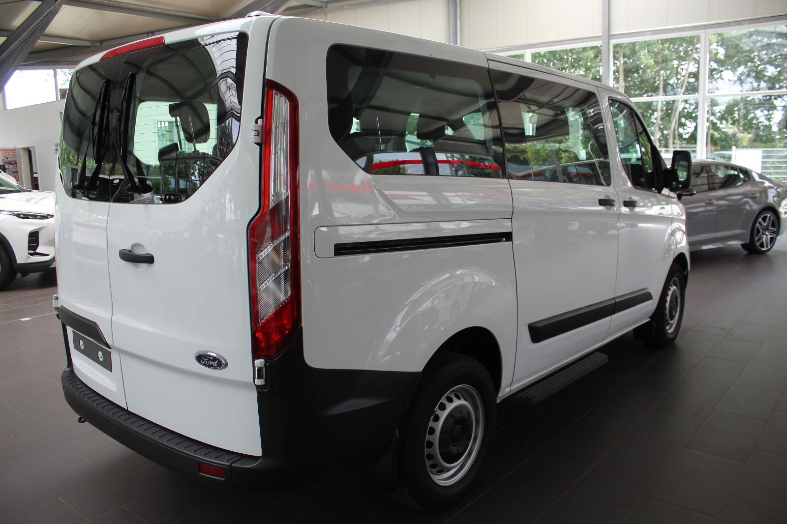 Ford Transit Custom Kombi 320 L1 (9 Sitzer)