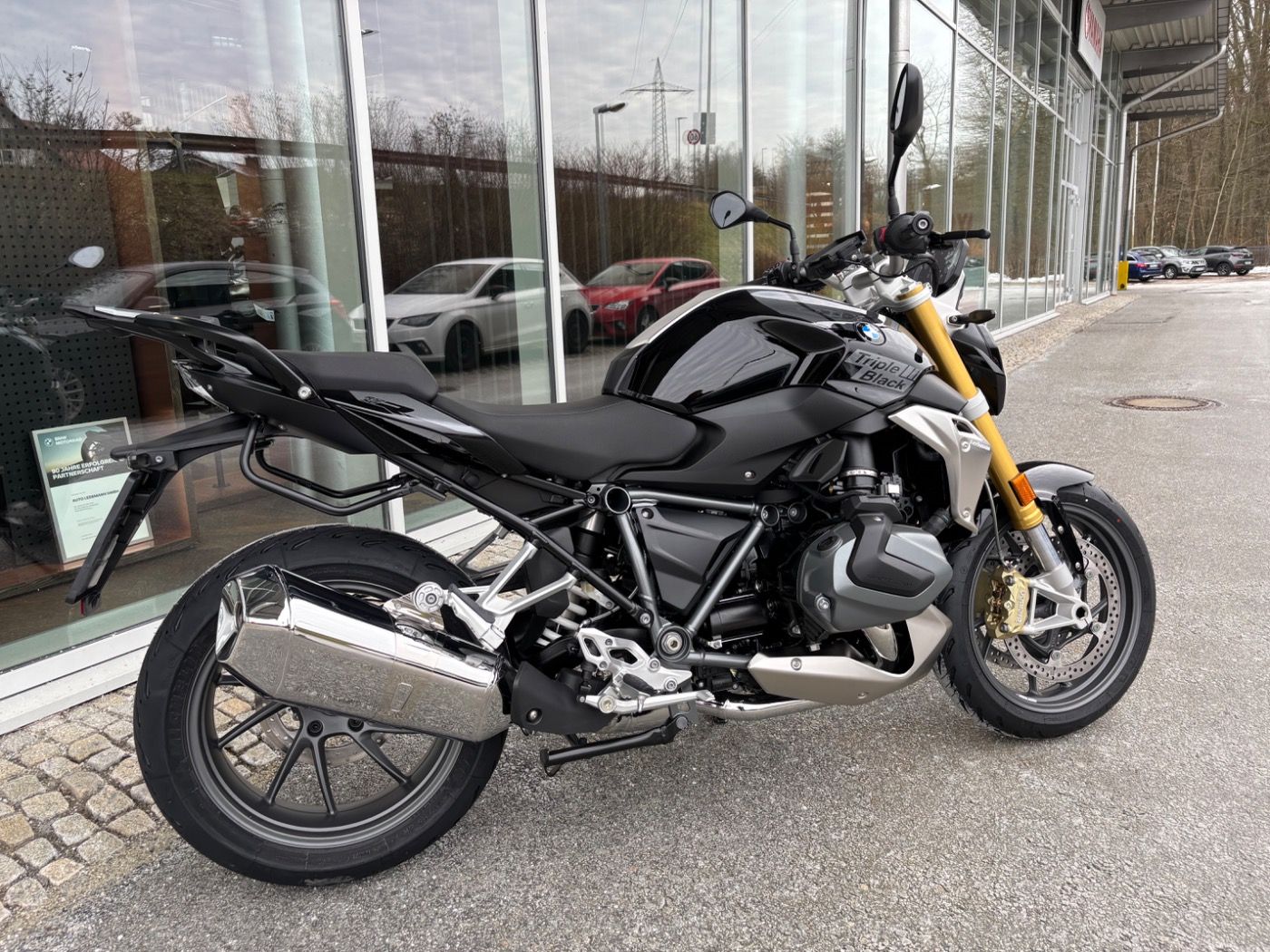 Fahrzeugabbildung BMW R 1250 R Triple Black 3 Pakete