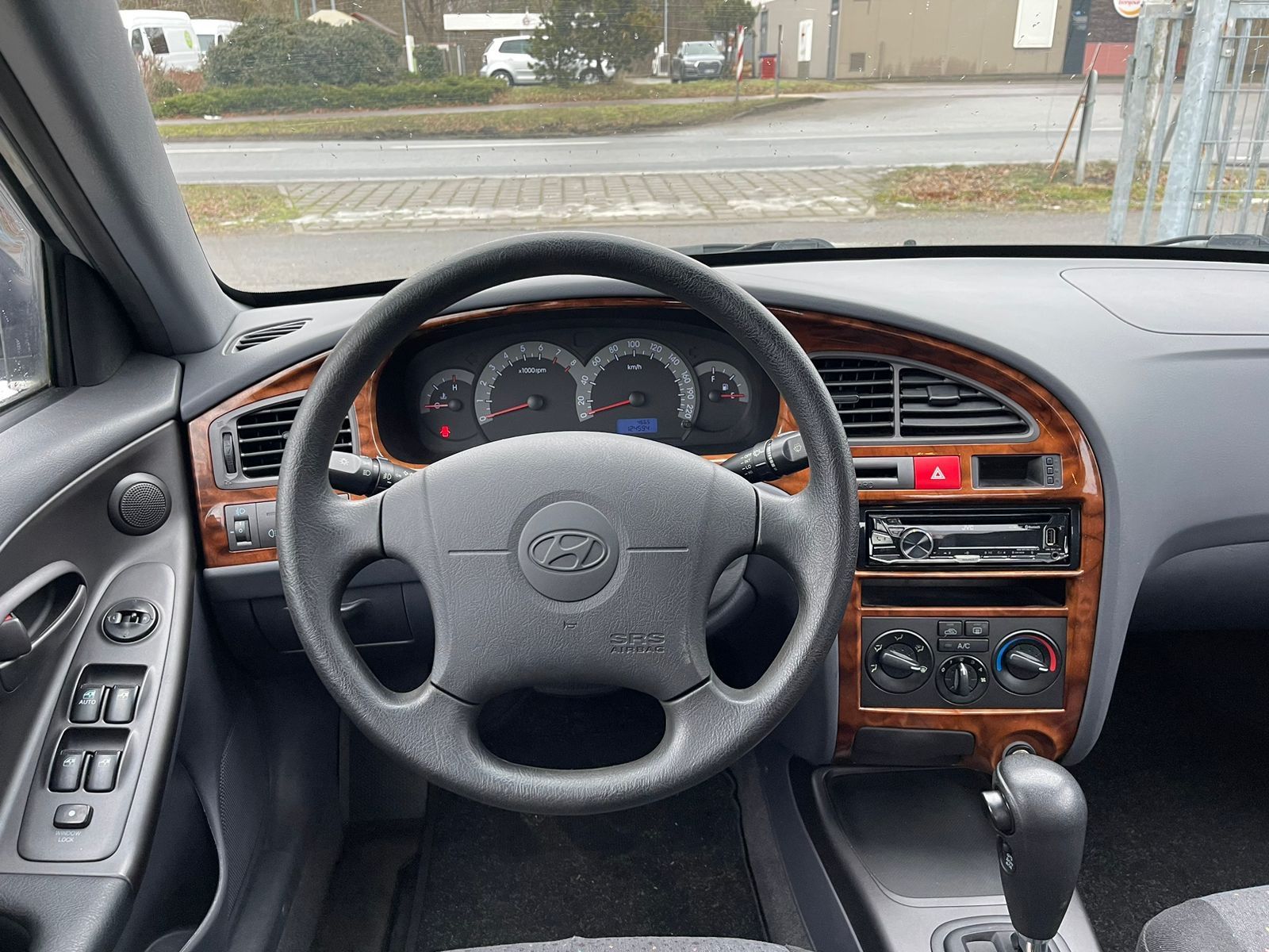 Fahrzeugabbildung Hyundai Elantra 1.6 GLS*Klima*Automatik*