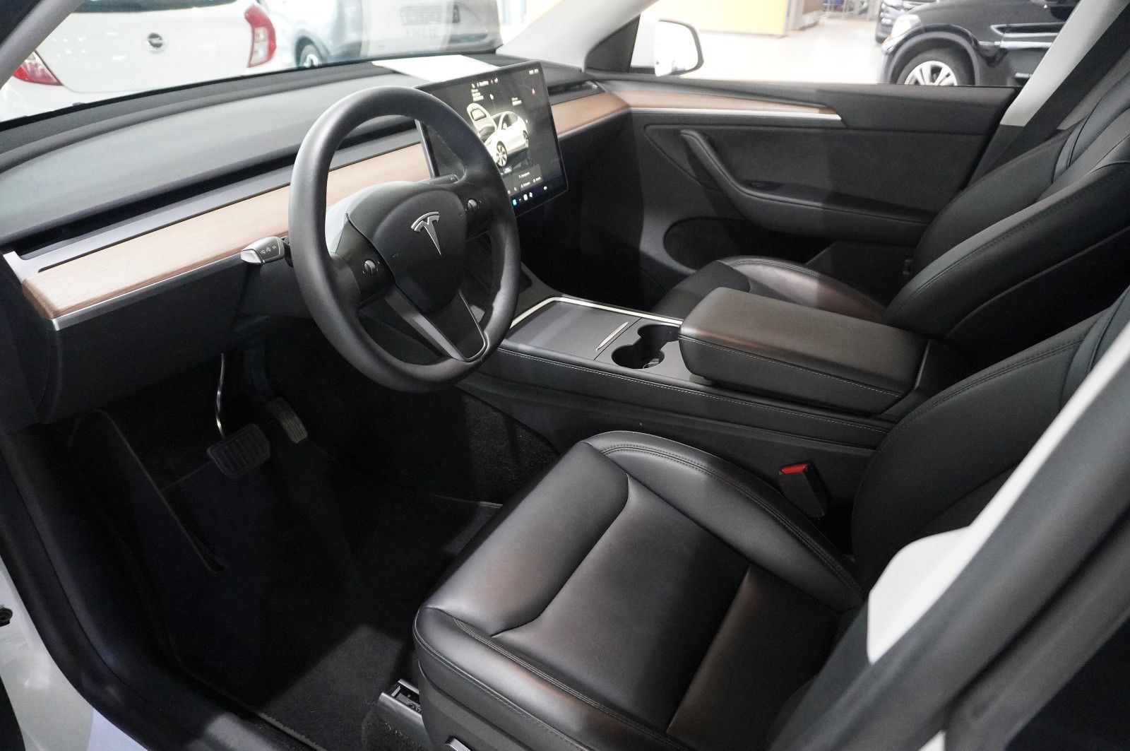 Fahrzeugabbildung Tesla Model Y LONGRANGE DUAL-MOTOR NAVI/KAMERA/DAB/AMD