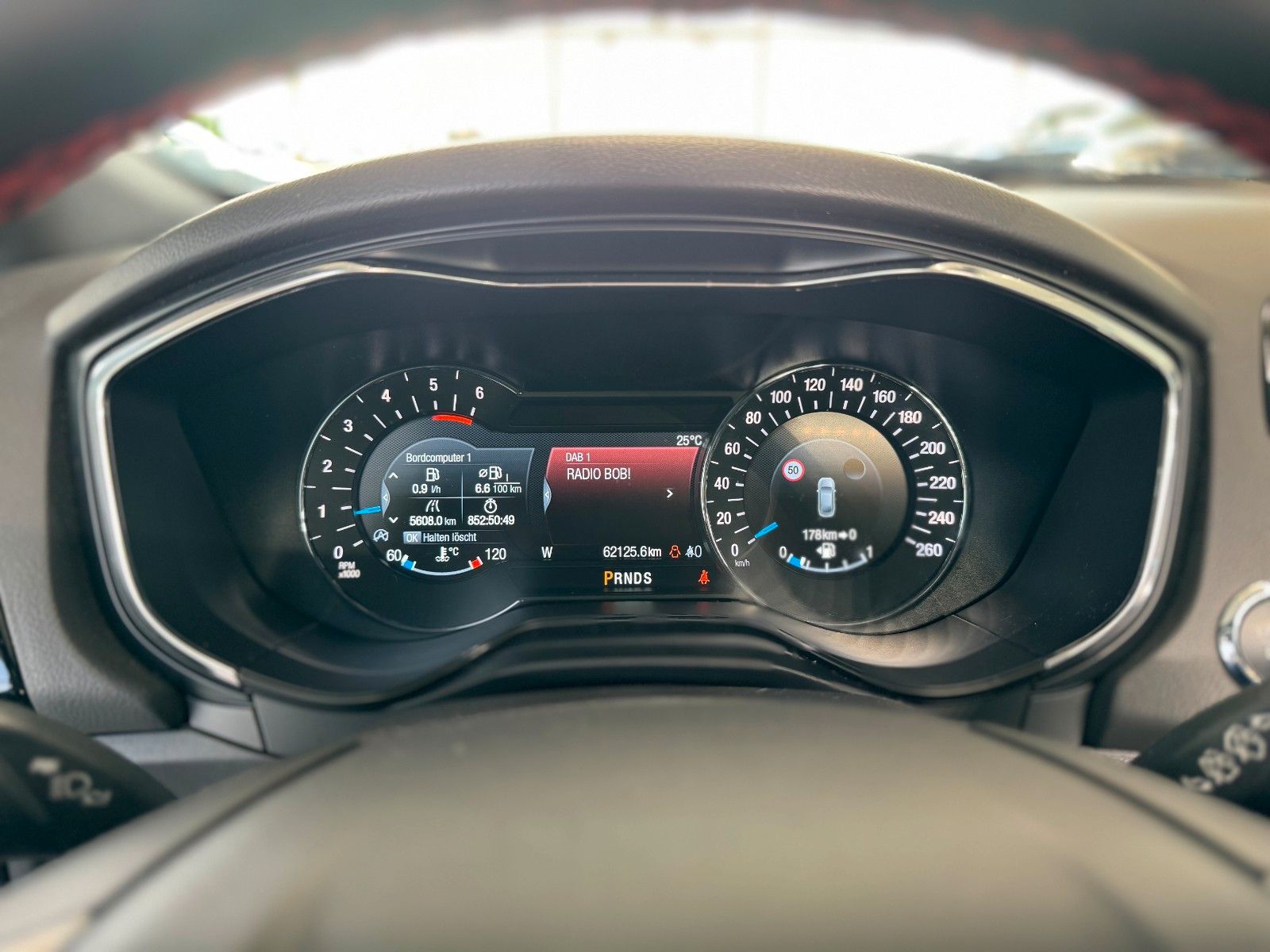 Fahrzeugabbildung Ford Mondeo Turnier 2.0 TDCI Automatik ST-Line "AHK"