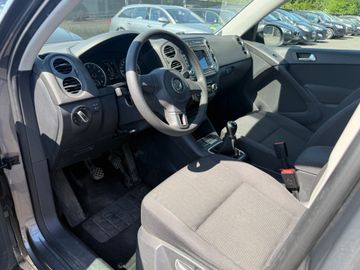 Volkswagen Tiguan - 8