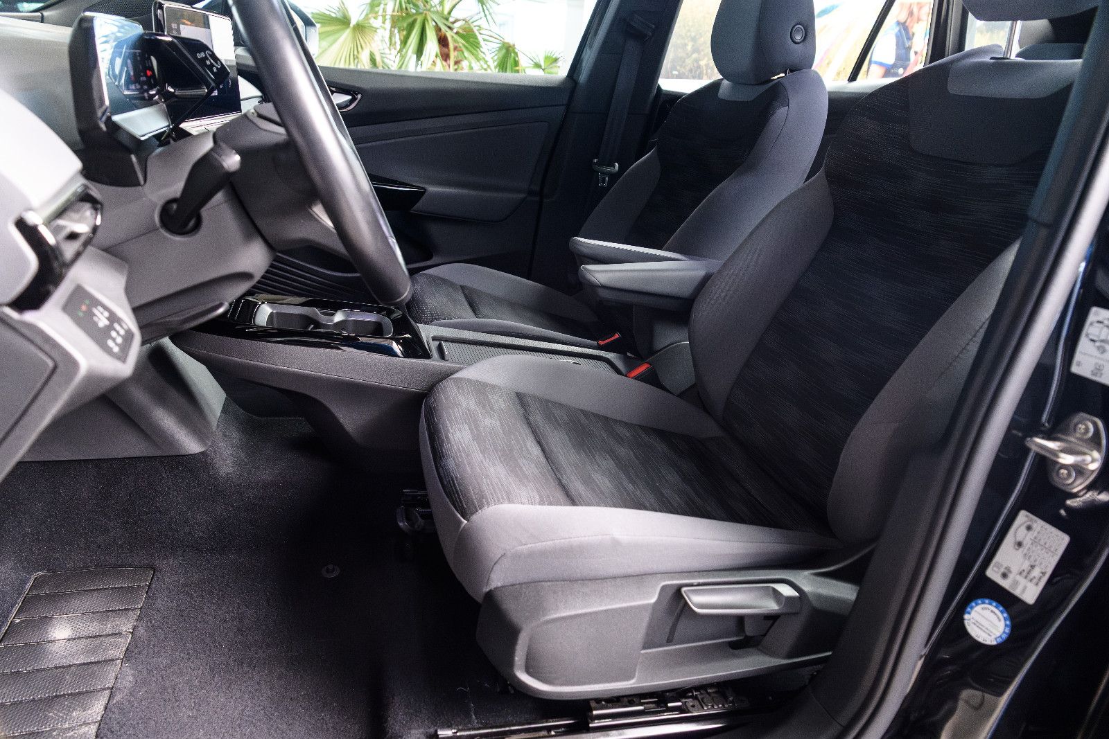 Fahrzeugabbildung Volkswagen ID.4 Pure Performance LED+360°KAM+KEYLESS+E-HECK