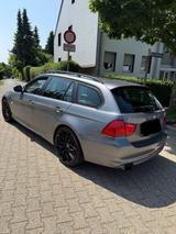 BMW 320i Touring - AHK, TÜV neu  - BMW 320 aus 2010: Kombi