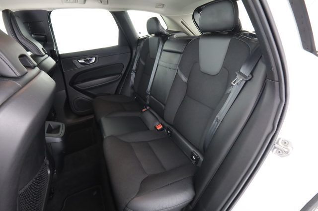 Volvo VOLVO XC60 XC60 B4 (d) automatico Momentum Pro imagem 3