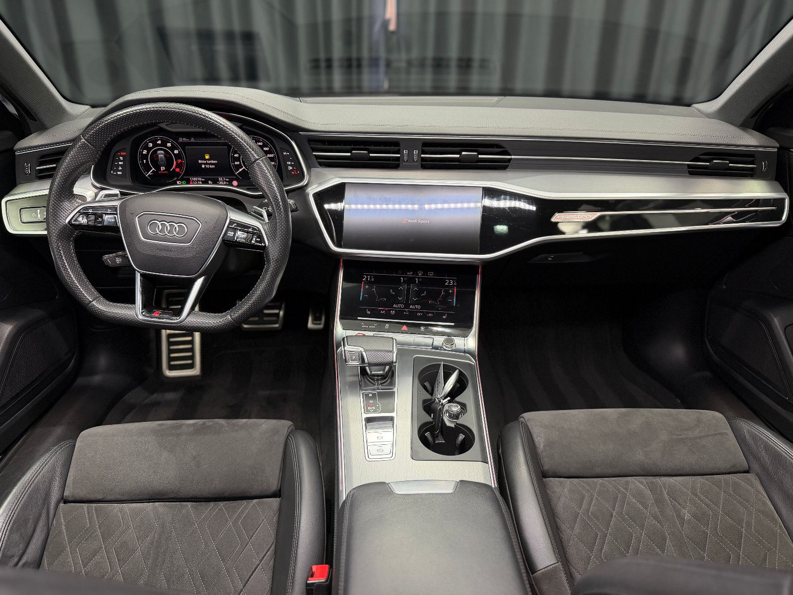 Fahrzeugabbildung Audi RS6 Avant 4.0 TFSI quattro |KERAMIK|B/O