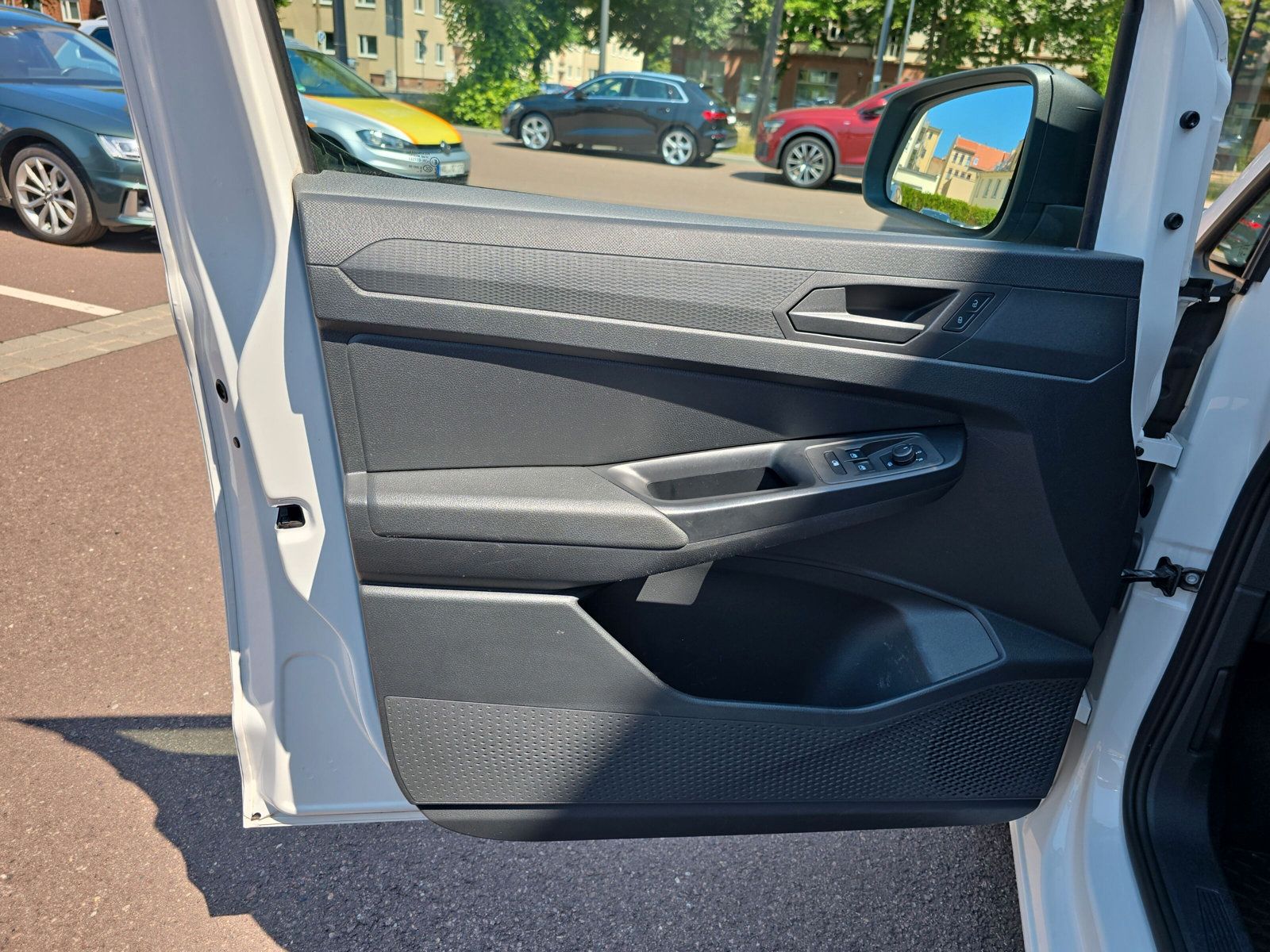 Fahrzeugabbildung Volkswagen Caddy Cargo 2.0 TDI Klima DAB