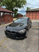 BMW 1er BMW F20 116d 5-Türer schwarz - BMW 116: 1er 116d