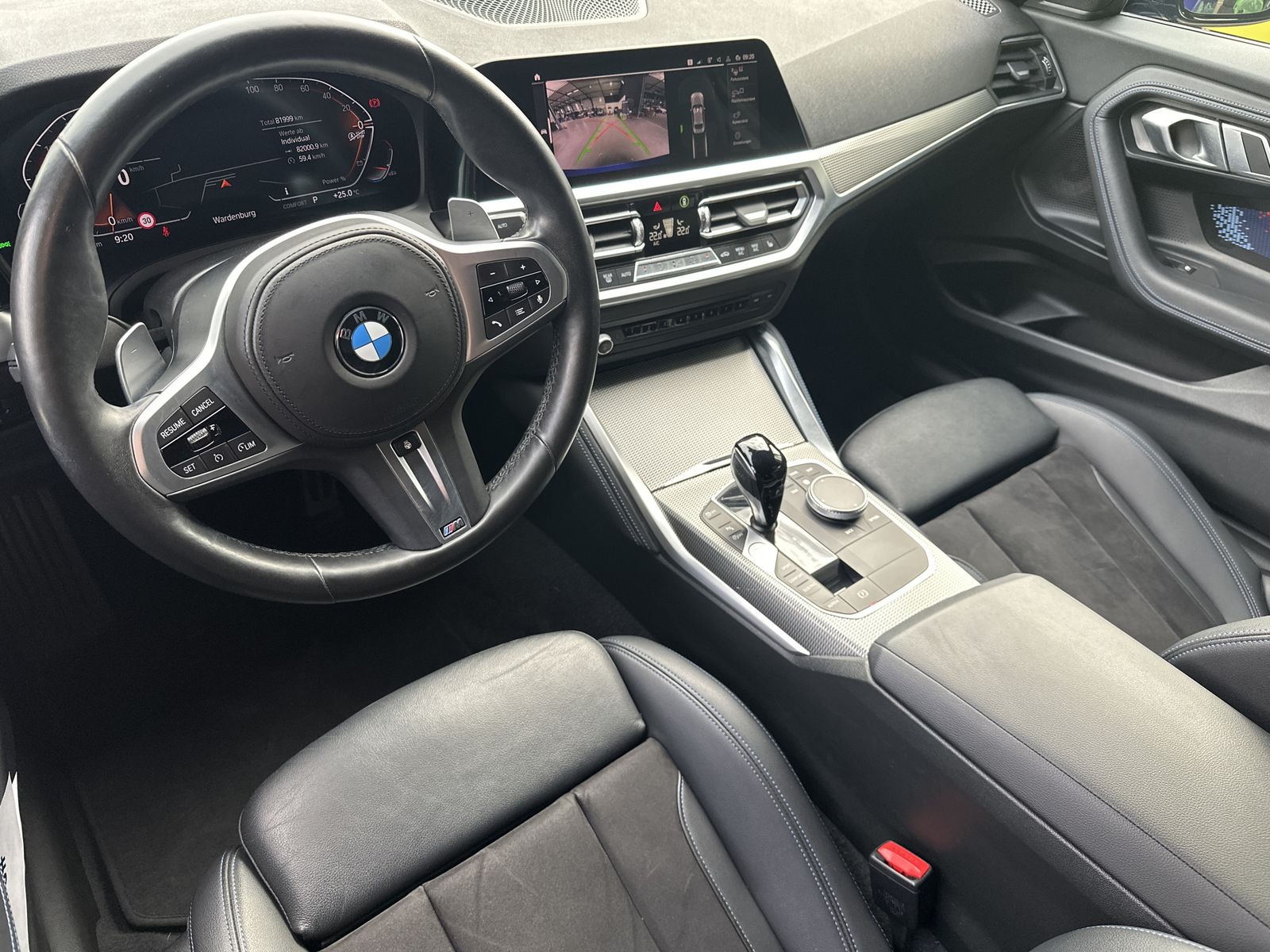 Fahrzeugabbildung BMW 220i Coupé M-Sport NAV+LED+PANO+VCOCK+DA+KAM+2HD