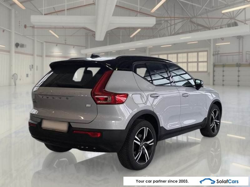 Volvo XC 40 1.5 T5 PHEV R-Design Pano LED Virtual Nav imagem 2