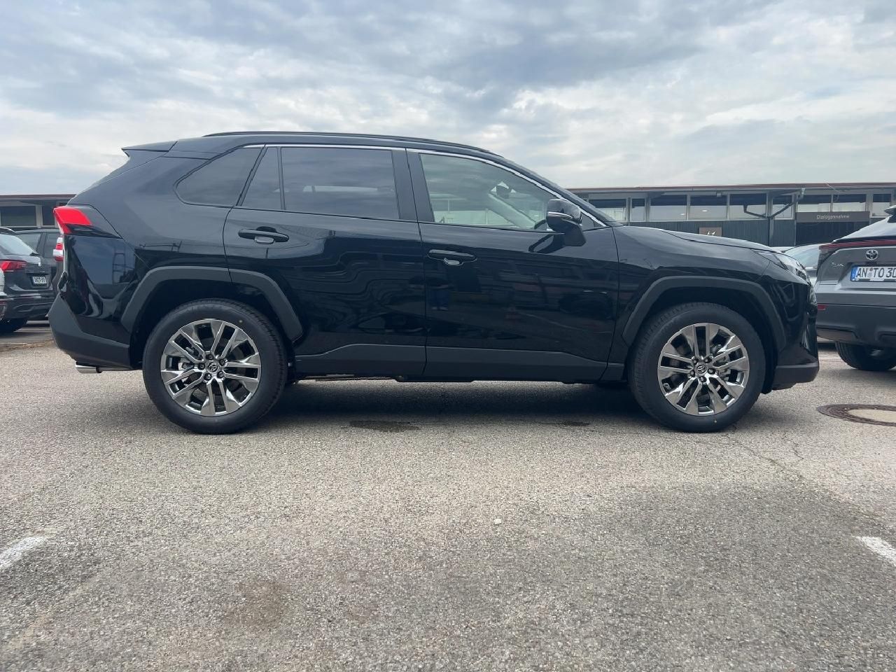 Fahrzeugabbildung Toyota RAV4 2,5 Hybrid 4x2 Lounge