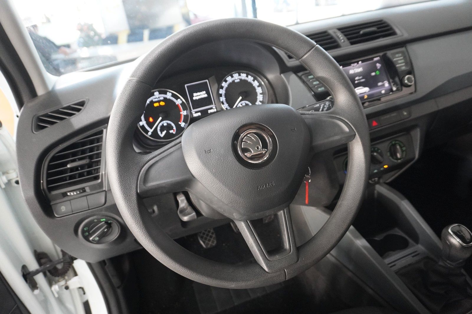 Fahrzeugabbildung SKODA Fabia 1.0 TSI COMBI COOL PLUS LED/SHZ/PDC/DAB+