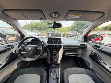 Toyota IQ - 7
