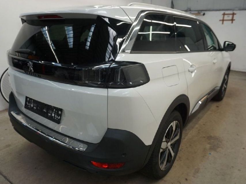 Fahrzeugabbildung Peugeot 5008 Allure Pack 1.5D LED/NAVI/SHZ/AHK/R´CAM