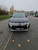 Mitsubishi Outlander 2018  103.000 km  E... - Mitsubishi Outlander in Frankfurt (Main)
