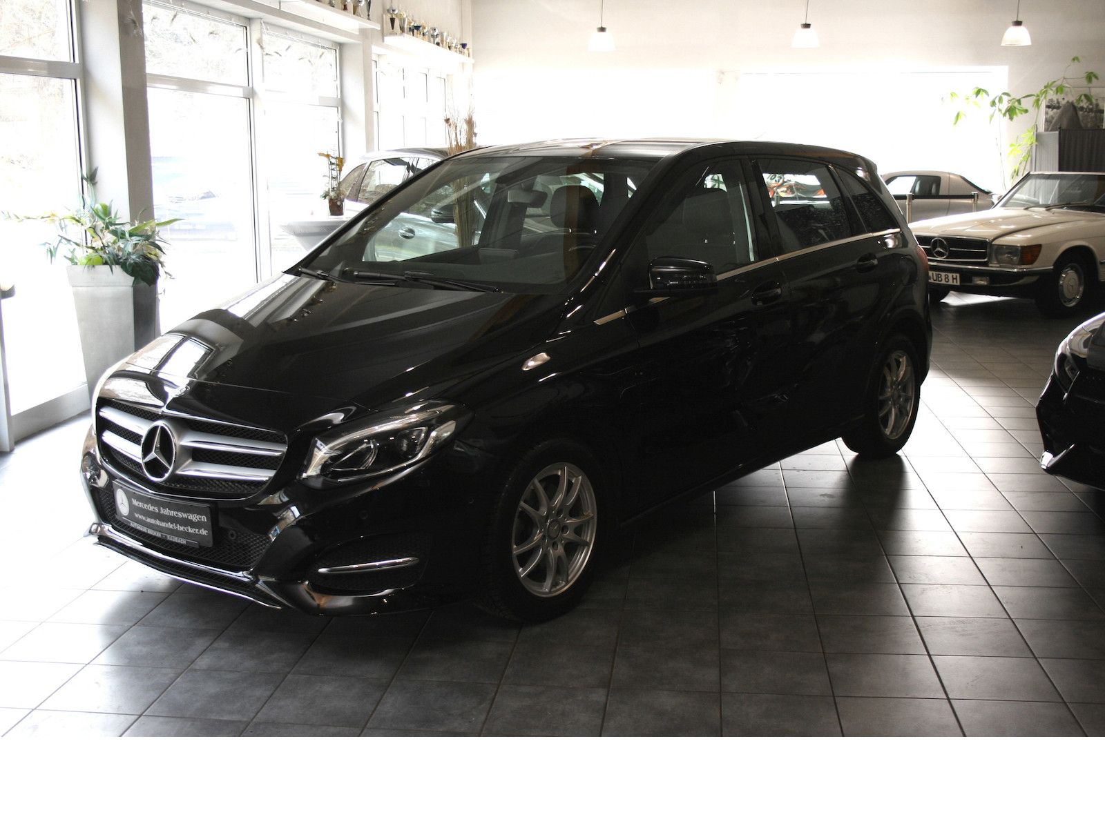 Fahrzeugabbildung Mercedes-Benz B 180 Urban *Automatik*LED*Navi*Totwinkel*AHK