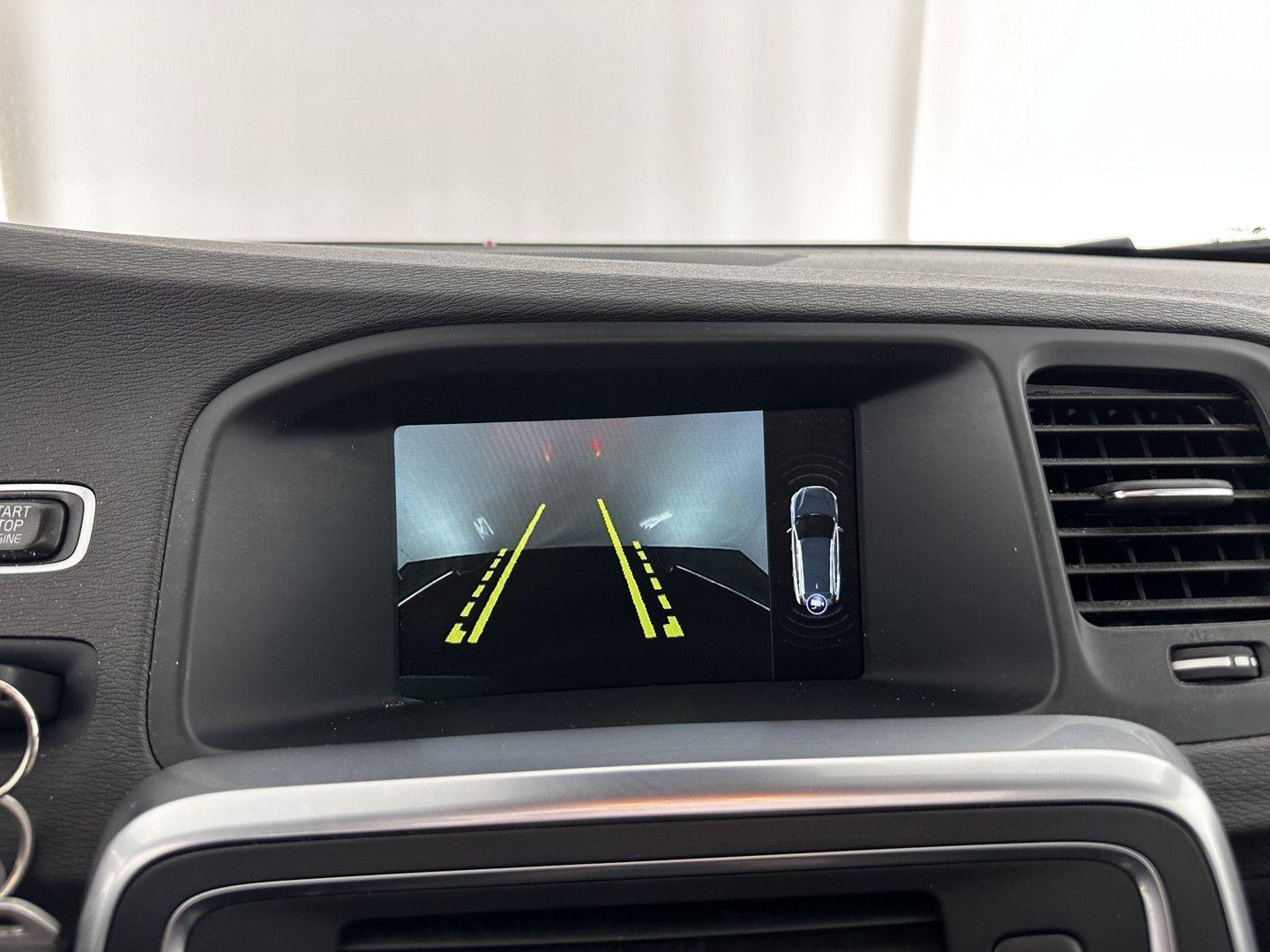 Volvo V60 2014 — photo 14