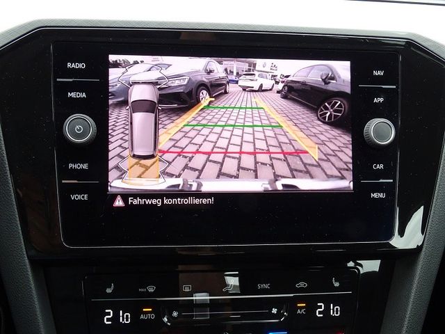Passat Variant 2.0 TDI DSG Business - LED / Navi