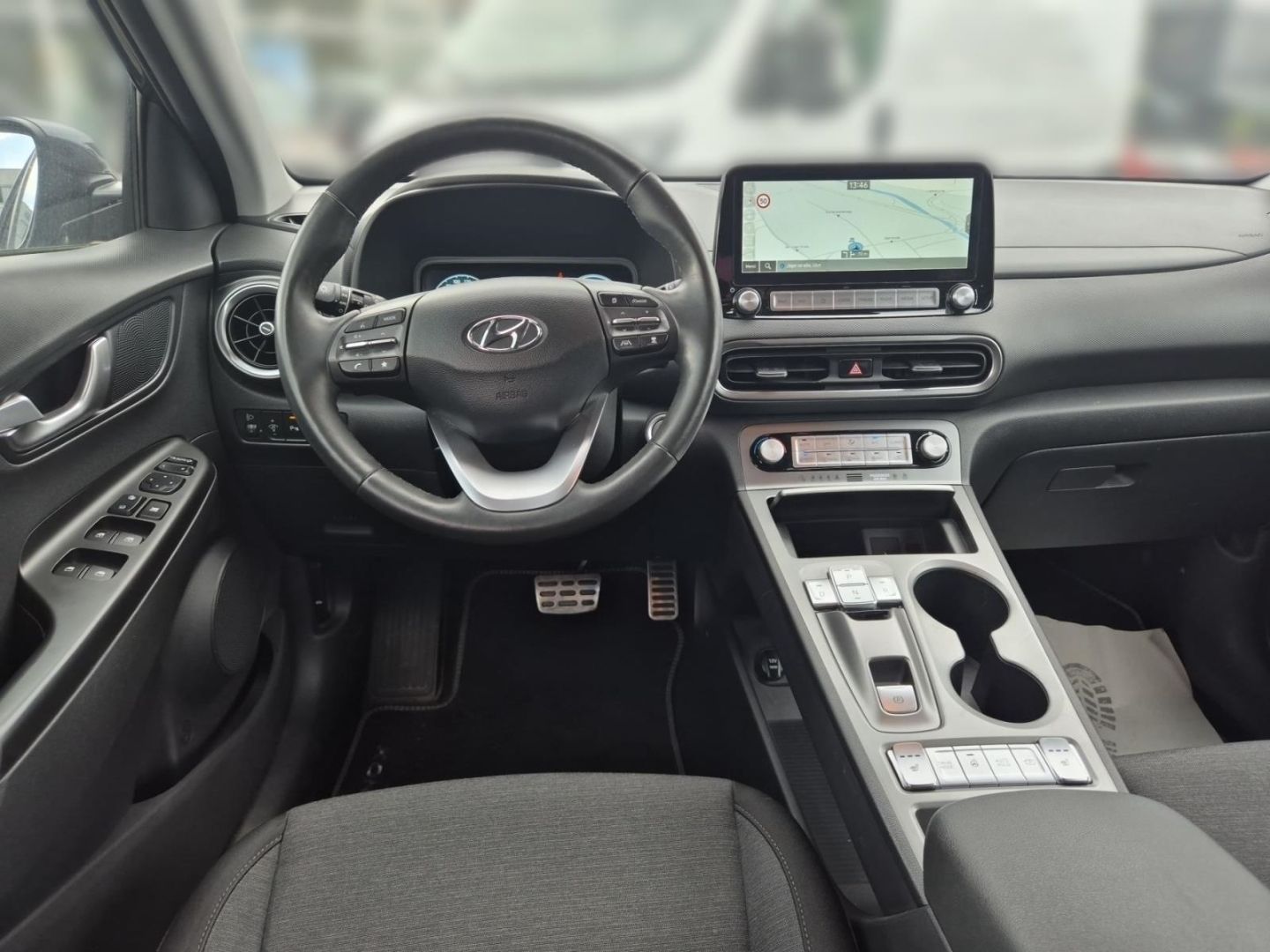 Fahrzeugabbildung Hyundai KONA Trend Elektro Navi Soundsystem LED ACC Appl