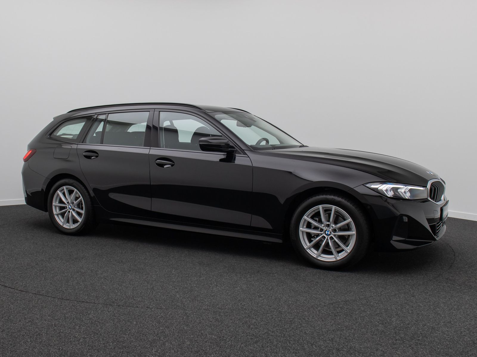 Fahrzeugabbildung BMW 318i Kamera DAB CockPit+ Widscreen Alarm LED