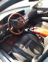 Mercedes-Benz S 350 - - silberne Mercedes-Benz S 350