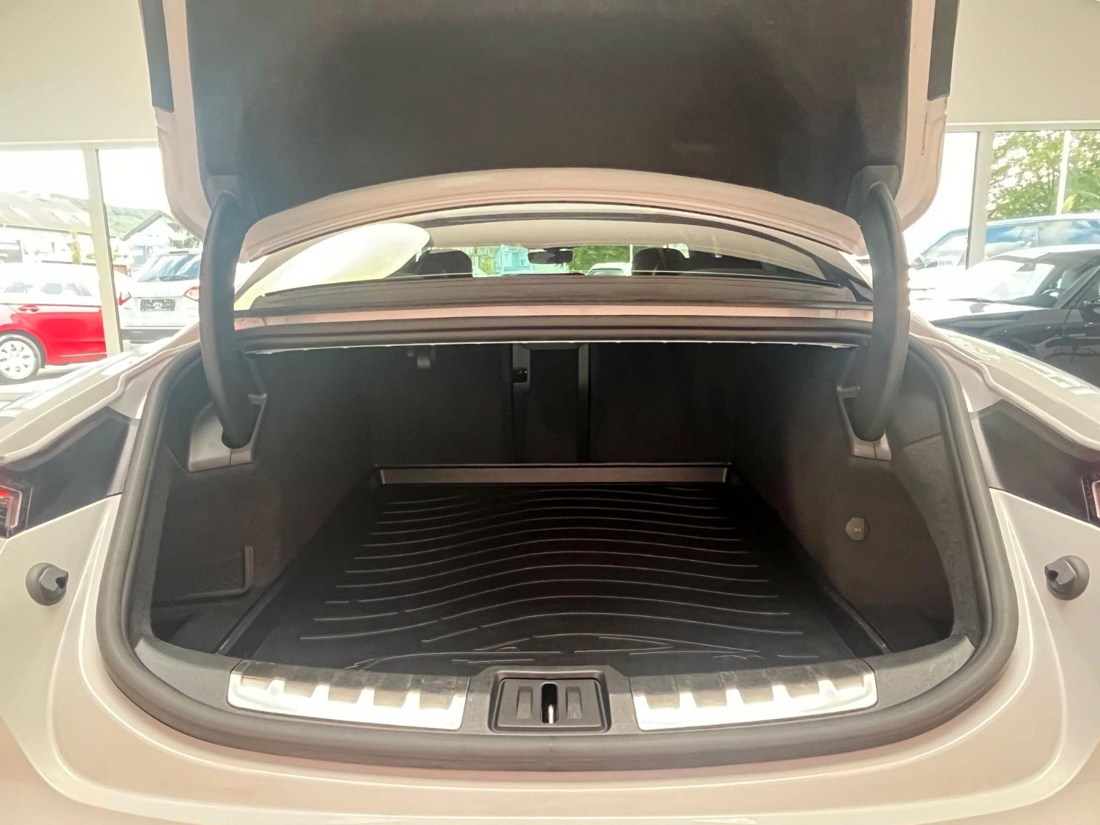 Fahrzeugabbildung Porsche Taycan 4S Plus*Chrono*Apprvd.*Pano*360°*HUD*Bose
