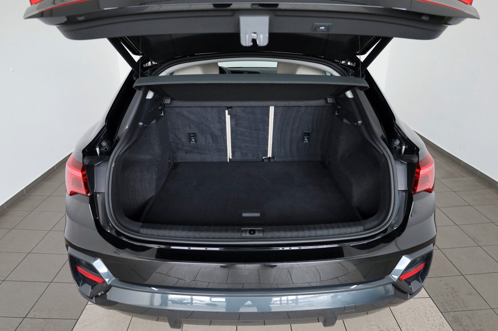 Fahrzeugabbildung Audi Q3 Sportback 35 TDI Leder,Navi,LED,SH,Kamera,AHK