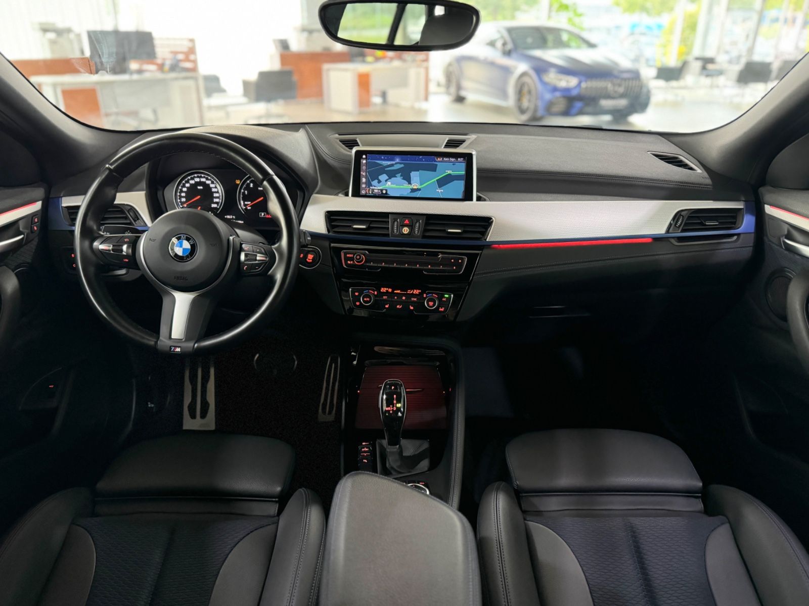 Fahrzeugabbildung BMW X2 sD18i M Sport LED ParkAssist DAB Navi 19Zoll