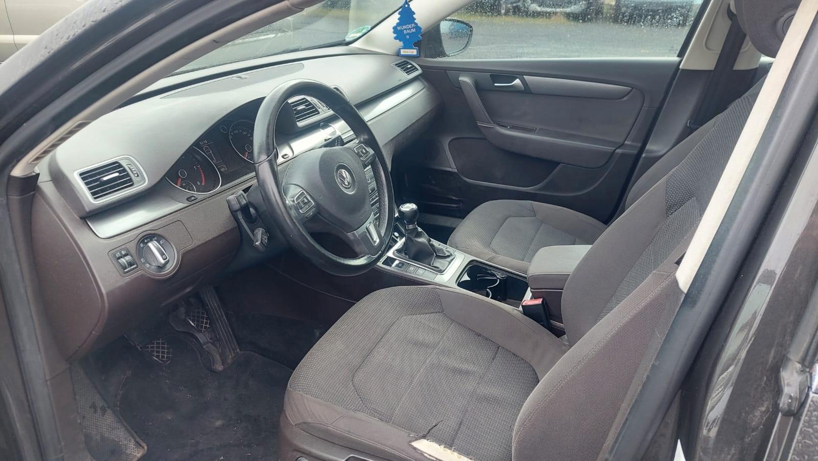 Volkswagen Passat 2011 — photo 9