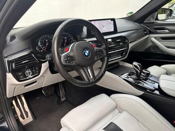 2017 BMW M5 — миниатюра 14