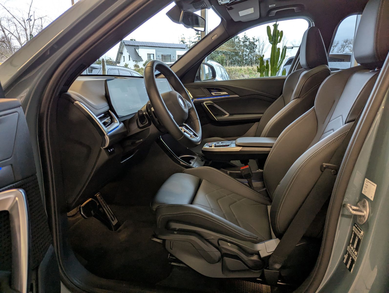 BMW X1 18d sDrive M-Sport Travel-Paket Pano Cam AHK - Image 12