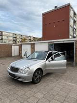 Mercedes-Benz Mercedes E270 - Mercedes-Benz E 270 in Essen