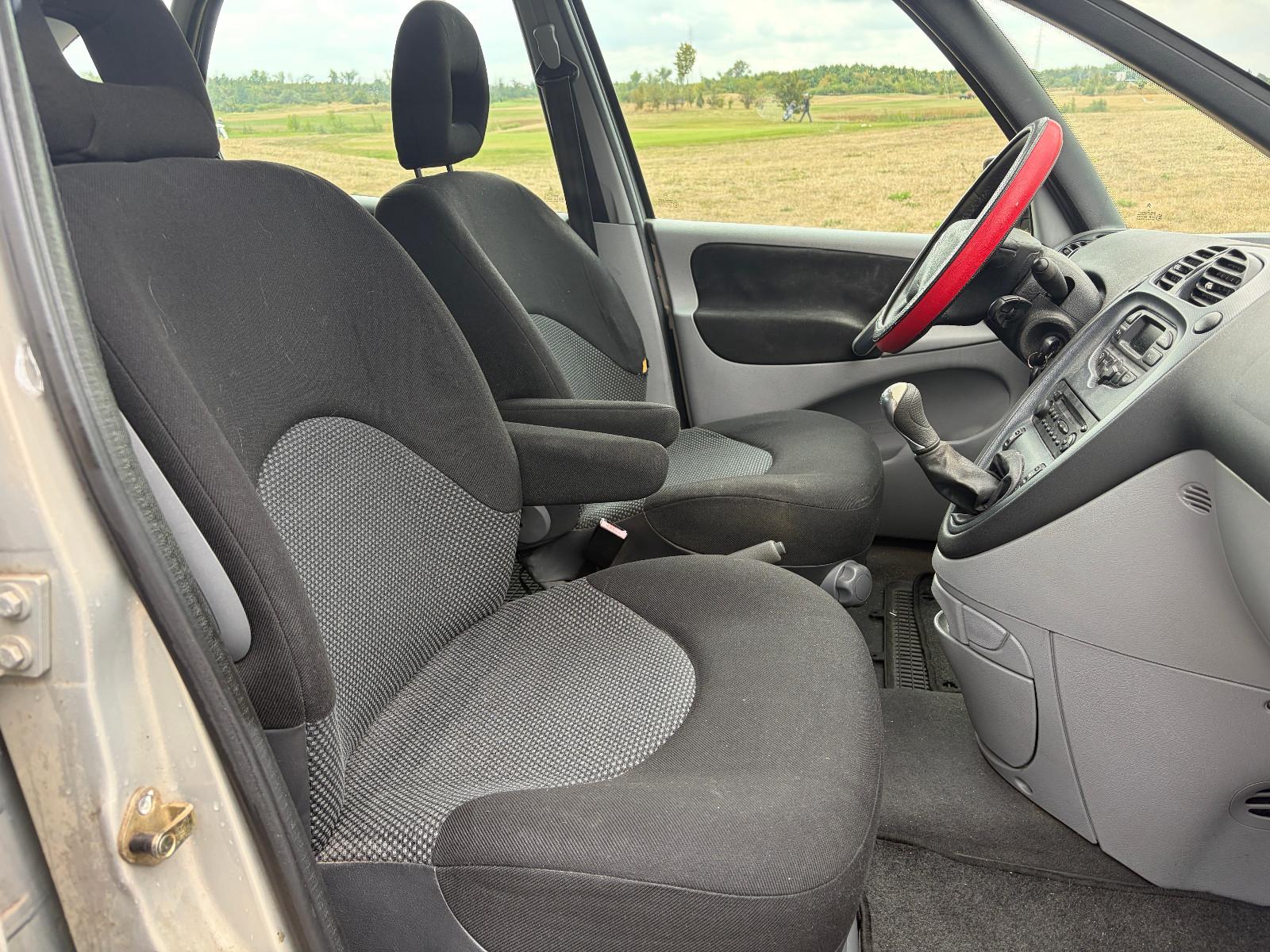Citroën Xsara Picasso 1.6 16V Confort*KLIMAAUTO*AHK*TÜV*