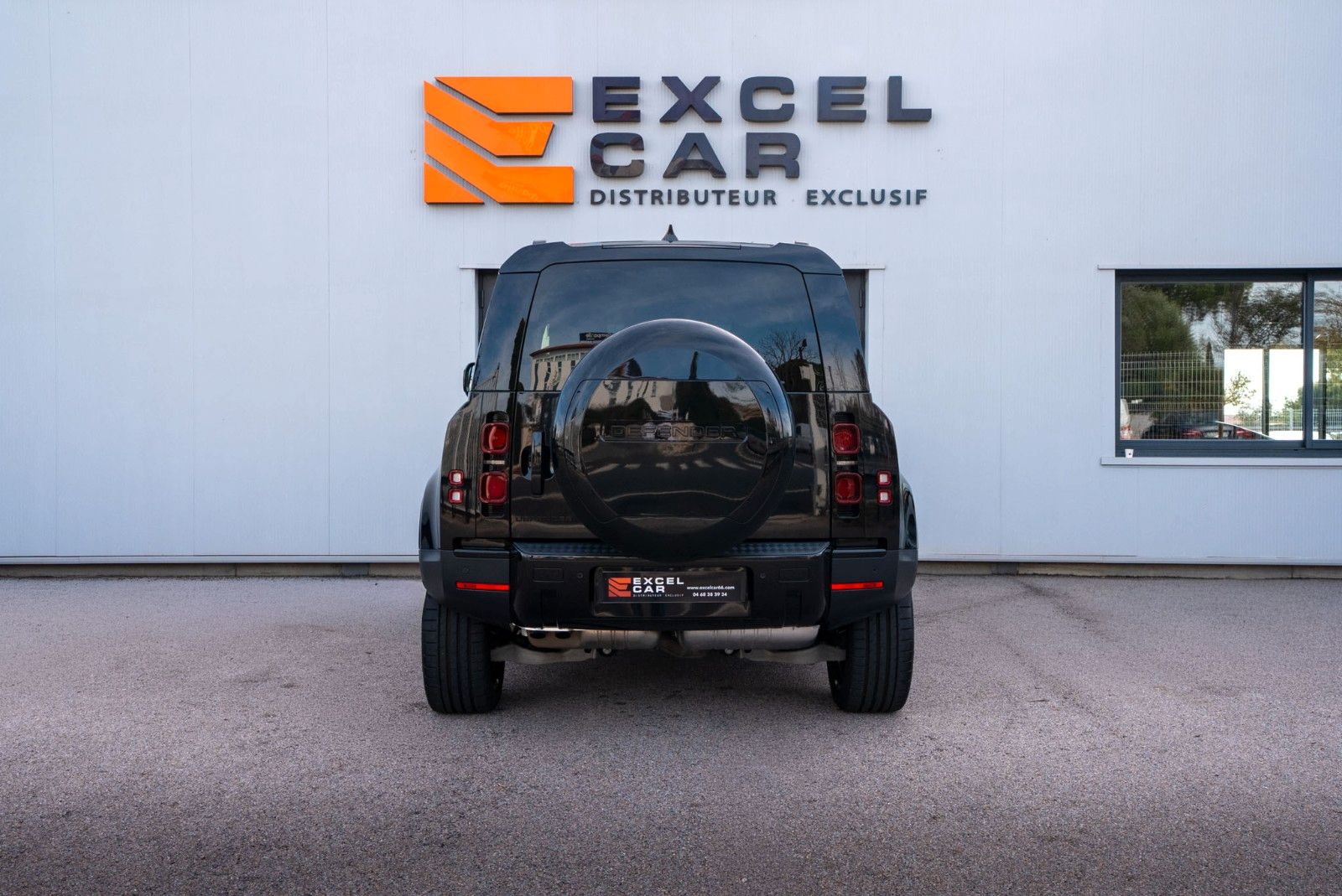 Land Rover Defender 90 D200 MHEV*Matrix*Black*19" imagem 3