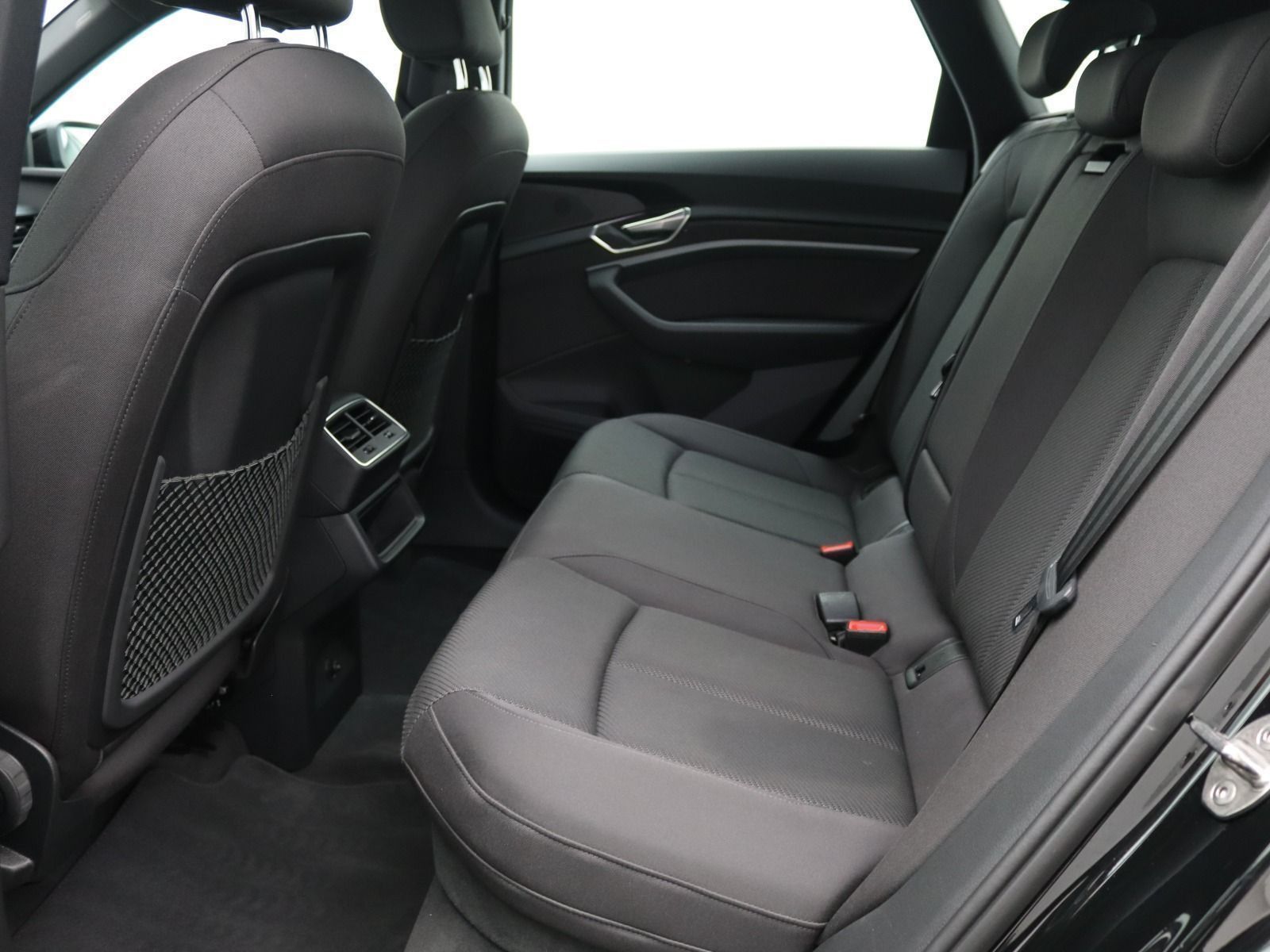 Audi Q8 e-tron - Bild 16