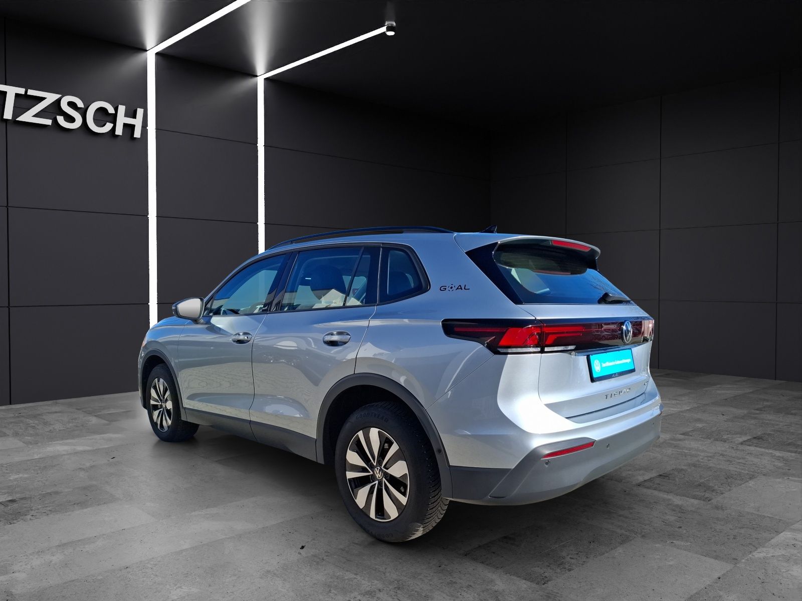 Fahrzeugabbildung Volkswagen Tiguan TDI Goal DSG 4M Standhzg LED AHK Navi AID