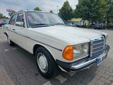 Mercedes-Benz 230E Oldtimer im Top-Zustand H-Kennzeichen - Mercedes-Benz 230 Gebrauchtwagen in Berlin