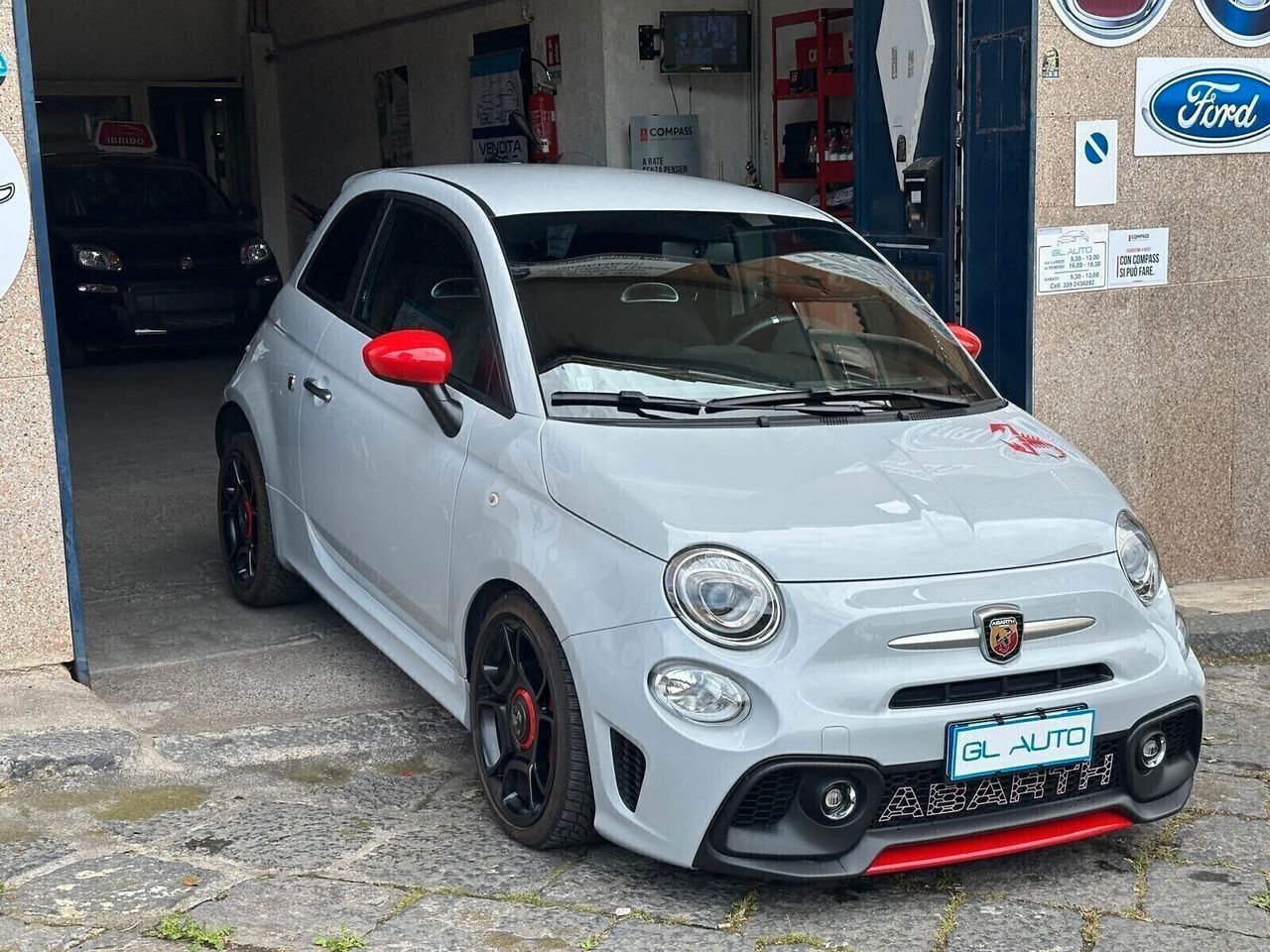 Abarth 595 F 1.4 Turbo T-Jet 165 CV imagem 2
