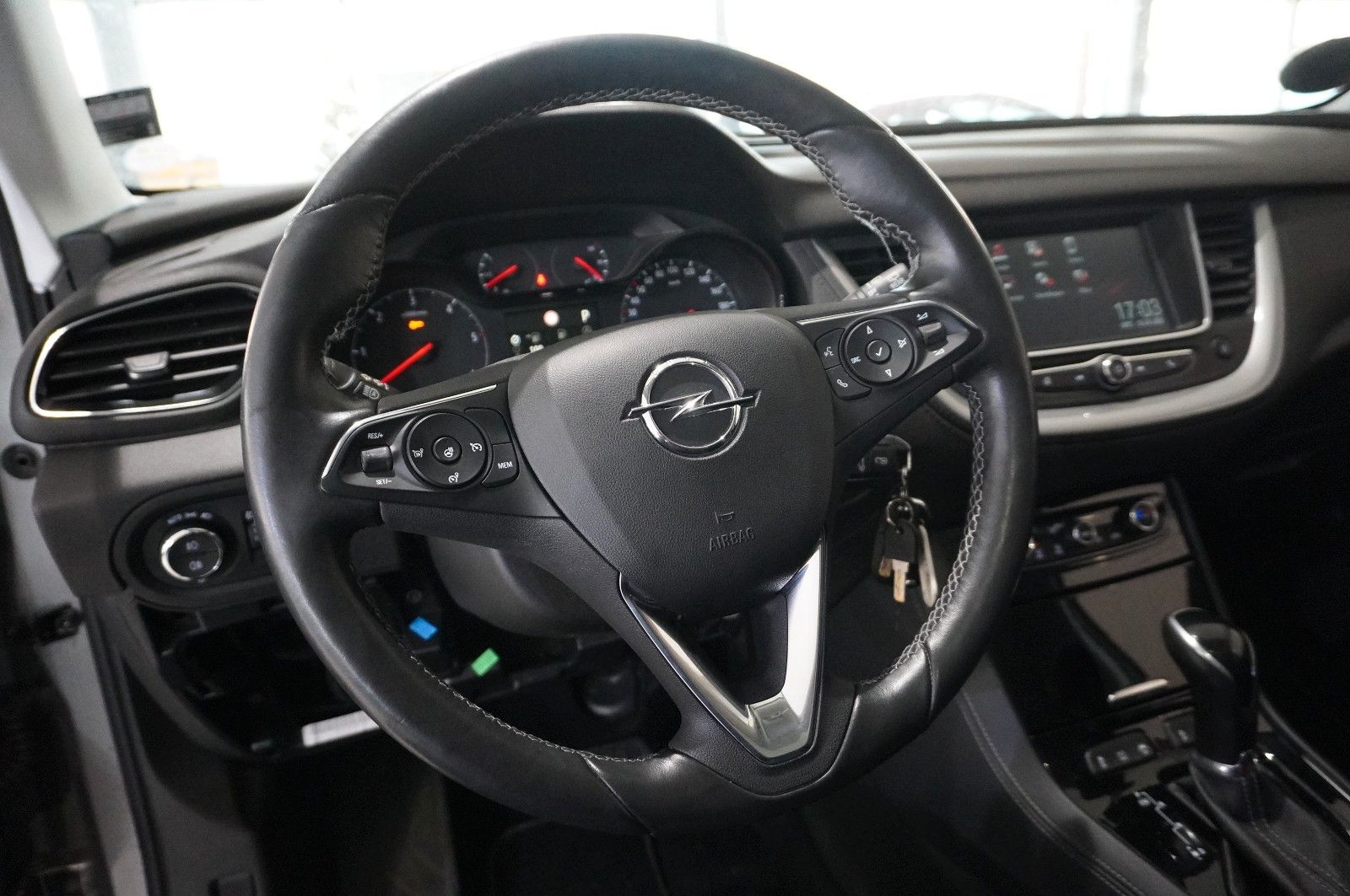 Fahrzeugabbildung Opel Grandland (X) 1.5D  EDIT. NAVI/LED/KAMERA/SH/AHK