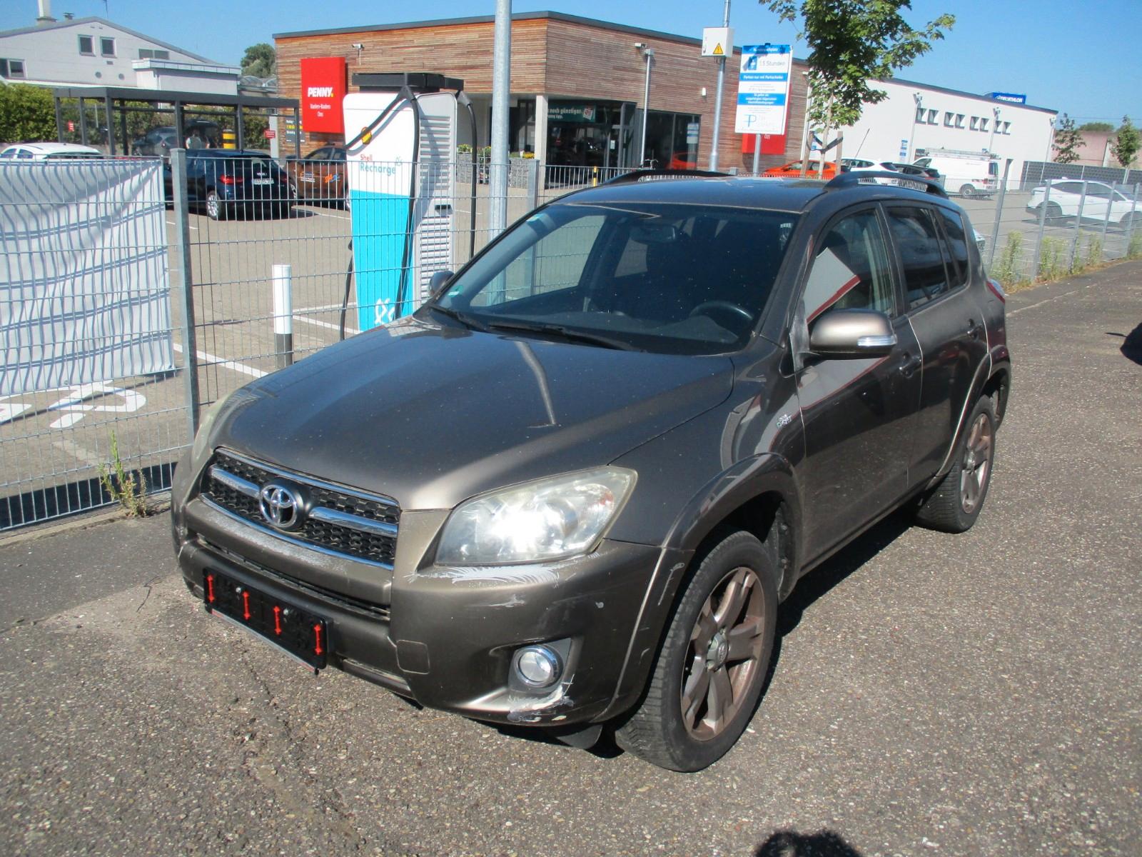 Toyota RAV4 2,2 4x4 Executive Automatik mit LACKSCHÄDEN