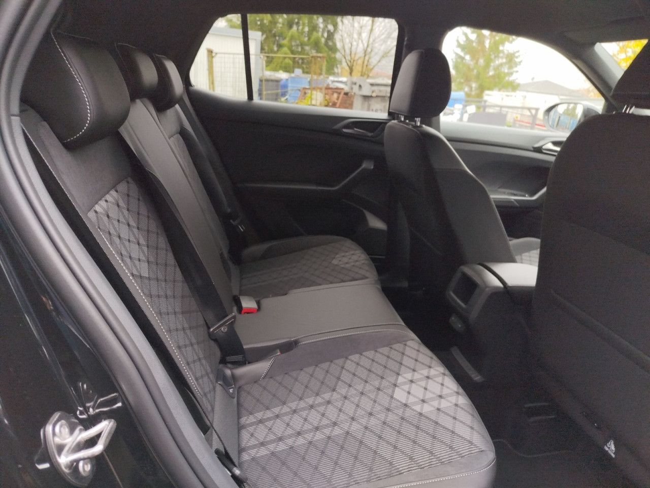 Fahrzeugabbildung Volkswagen T Cross R-Line 1.5 110 TSI D7F