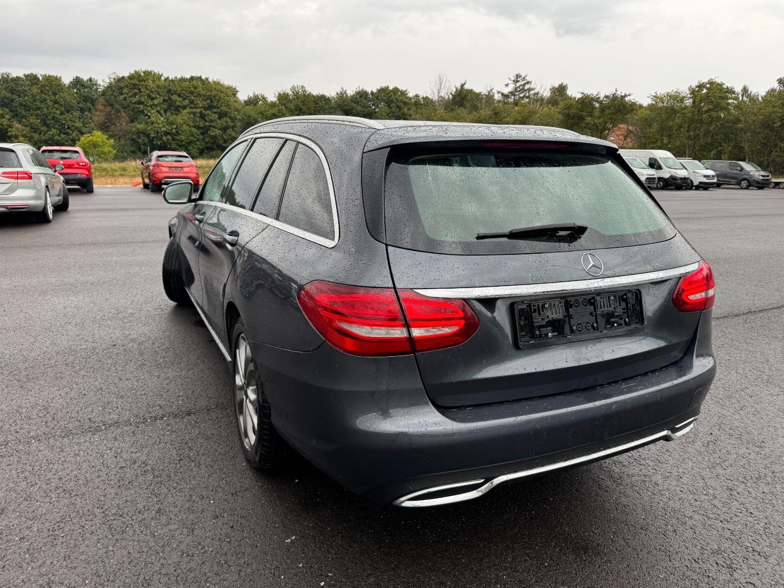 Mercedes-Benz C220 2014 — photo 10